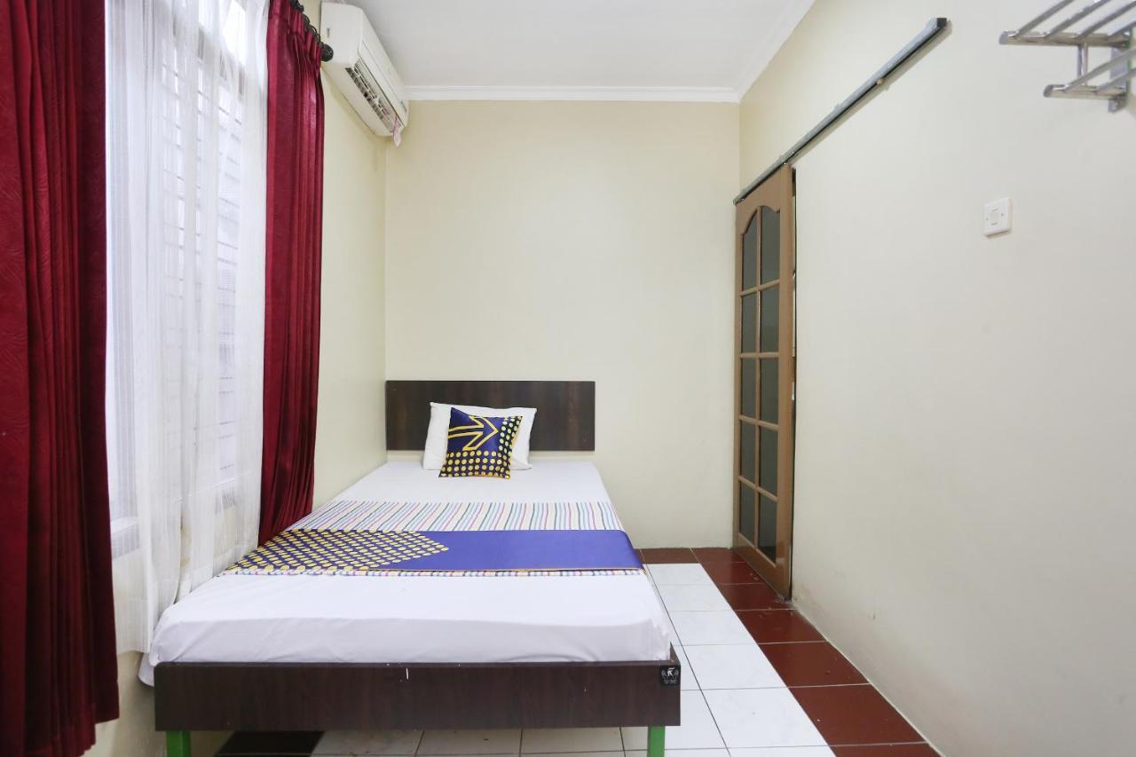 Spot On 2358 Aster Homestay Melati Exteriör bild
